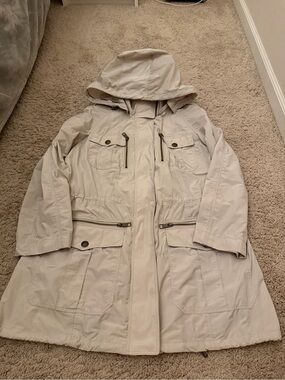 Burberry Light Beige Rain Trench Coat Size XS/S